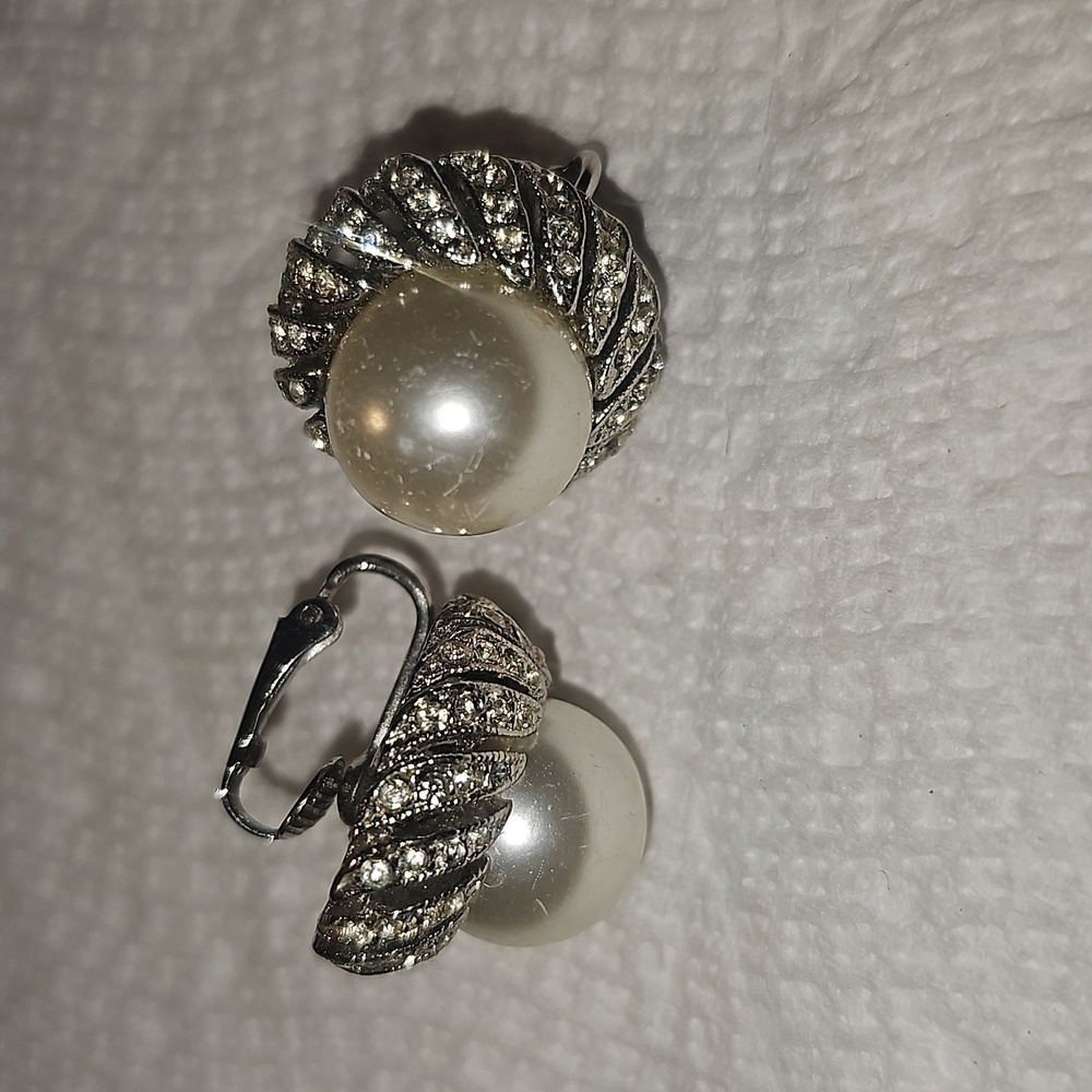 Kenneth J. Lane Vintage Clipon Earrings - image 7